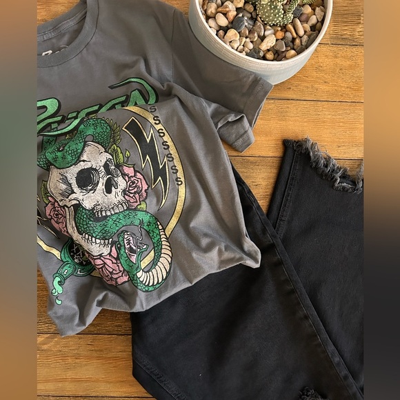 BUNDLE of Two small T-shirts Poison and Fender - Picture 9 of 10